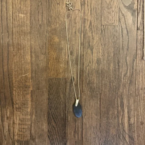 Kendra Scott Black and Gold Pendant Necklace - Picture 5 of 5